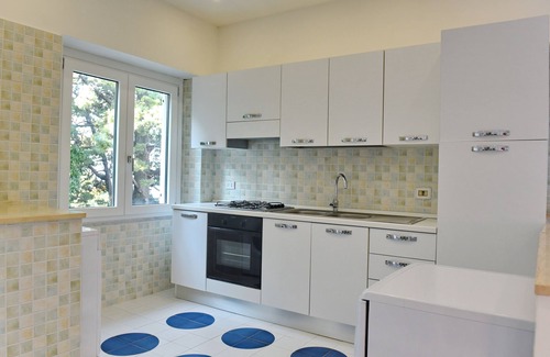Castellabate Historic Centre Apartment | Felice 1 with private terrace and sea view