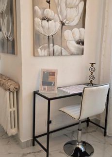 Chiesa Rossa Apartment | Felicia's Apartment