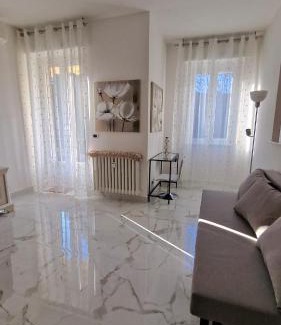 Chiesa Rossa Apartment | Felicia's Apartment
