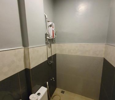 General Santos Hotel | Felicidad Resto and Pension House