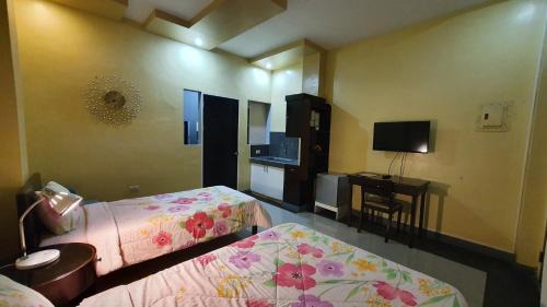 General Santos Hotel | Felicidad Resto and Pension House