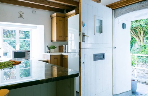 Llanfairpwllgwyngyll Cottage | Felin Hen - sleeps 12 guests in 6 bedrooms