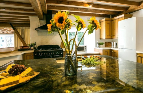 Llanfairpwllgwyngyll Cottage | Felin Hen - sleeps 12 guests in 6 bedrooms