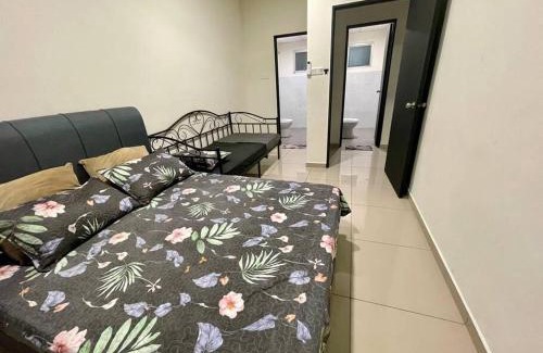 Kuala Lumpur Apartment | Felina Homestay Condo Selayang Batu Caves MusIim Friendly