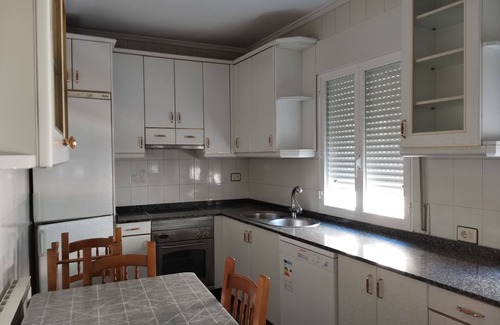 Monforte de Lemos Condo | Felisa House - Sarria Street Apartment