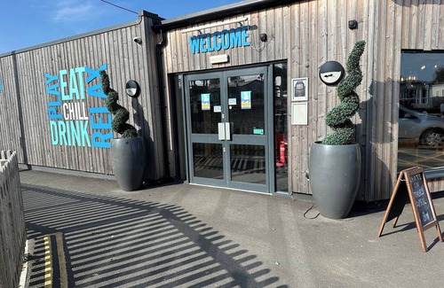 Felixstowe Cabin | Felixstowe Chimo Caravan 8 Sleeps 5 min to Beach