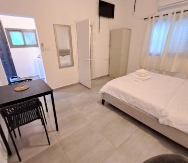 Haifa Apartment | Fellini-Yoga