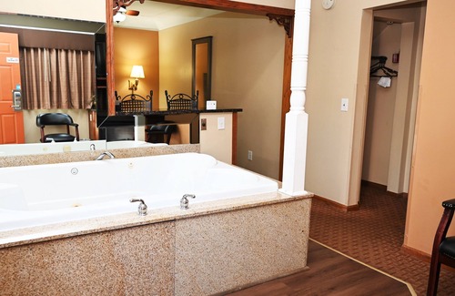 Canton Hotel | Fellows Creek Lodge