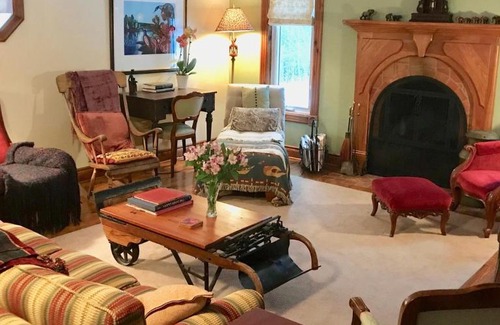 Cramahe House | Fells Meadows Farmhouse on Country Property
