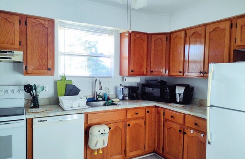 Dartmouth House | (Female Only)Clean Private Room with work space