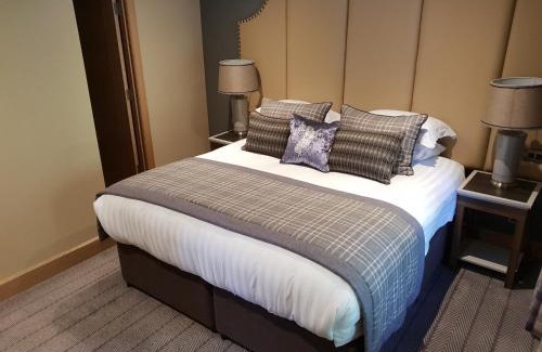 Fence Hotel | Fence Gate Lodge