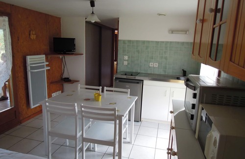 Fraize Ski Chalet | Fenced cottage rental with barbecue and children's play area