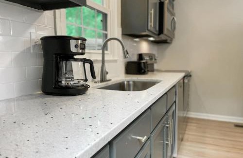 North Raleigh House | Fenced-In 3 BR Swingset, Carport, North Raleigh