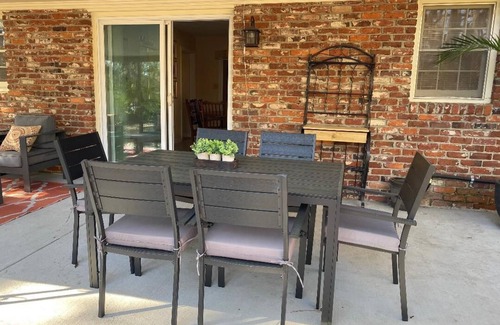Savannah House | Fenced Yard for Dogs - 15 mins to Downtown