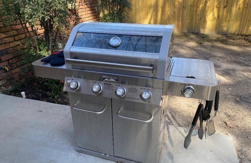 Savannah House | Fenced Yard for Dogs - 15 mins to Downtown
