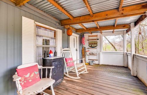 Madill House | Fenced Yard Quaint Cabin Near Lake Texoma!