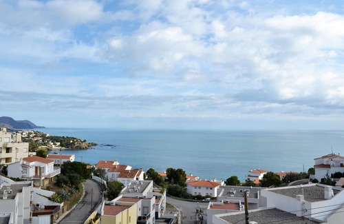 Llanca Apartment | FENER DE DALT 1 Magnificent apartment with community Pool