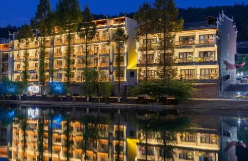 Fenghuang House | Fenghuang Ancient Town Tinglan Waterfront High-end B&B