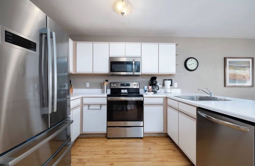 Cedar Key Condo | Fenimore Mill 7A - Beautiful View, Pool, Hot Tub!