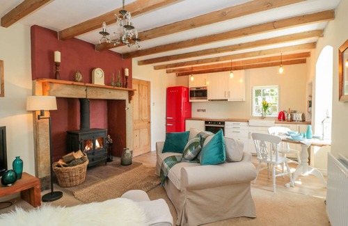 Hallington Cottage | FENWICK RETREAT AT FENWICK LODGE, with open fire in Ponteland