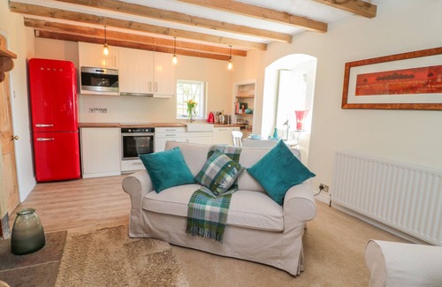 Hallington Cottage | FENWICK RETREAT AT FENWICK LODGE, with open fire in Ponteland