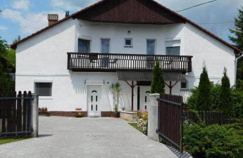Paradsasvar House | Fenyő Vendégház