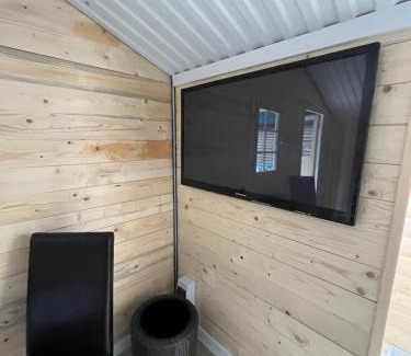 Buzsak Ski Chalet | Fenyőházak