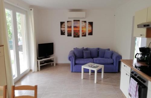 Balatonfenyves House | Fenyves Ferienhaus 1 *