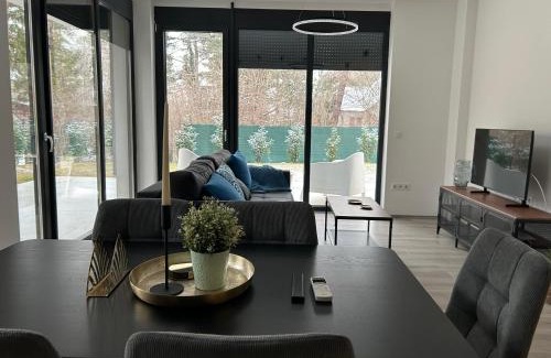 Balatonfenyves Apartment | Fenyvesliget Apartmanok