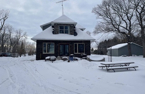Kerrick House | Ferguson Farmhouses on Oak Lake with 176 feet of shoreline in Kerrick Minnesota.
