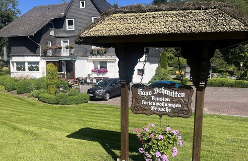 Elkeringhausen Apartment | Ferienwohnung "waldblick"