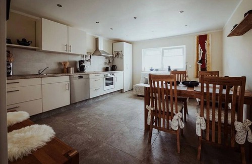 Gleiszellen-Gleishorbach Apartment | Ferienwohnung Zum Murmelnden Bach - Appartement/fewo, Dusche, WC, 1 Schlafraum