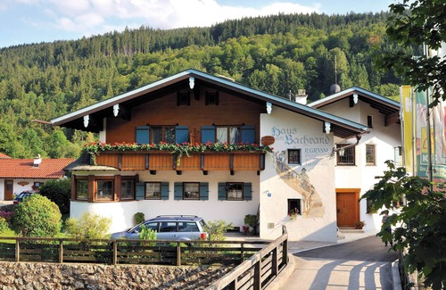 Ramsau Apartment | Ferienwohnung Steinberg* im 'Haus am Bachrand', 1-2 Personen , Dusche/WC, Balkon, TV, 1 Schlafzimmer