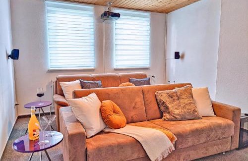 Region Hannover District House | Ferien im Fachwerkhaus mit Heimkino & Fitnessraum & Pools