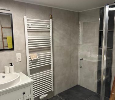 Wildeshausen Apartment | Ferien ind Monteur Wohnung Maiglöckchen mit 2 Schlafzimmern