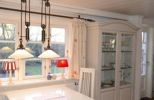 Oevenum Apartment | Ferien unterm Reetdach Whg 02