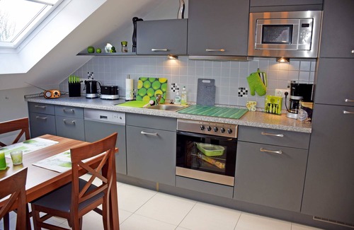 Rugen Island Apartment | Ferienappartement Polarstern mit Kamin - Manor house apartment with fireplace, outdoor pool