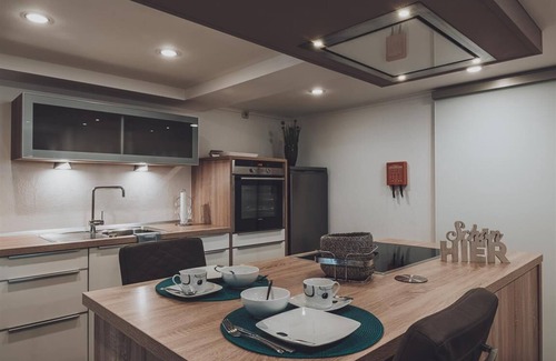 Erbendorf Apartment | Feriendomizil mit 2 Schlafzimmern und Terrasse