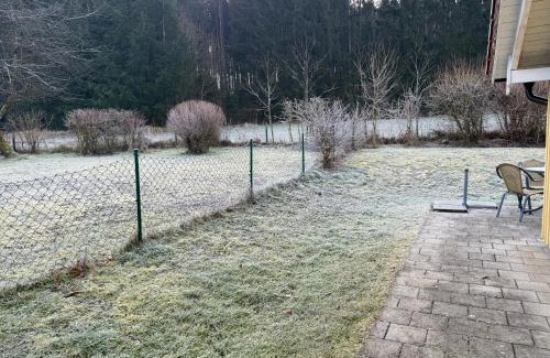 Postmuenster House | Ferienhäuser in Postmünster am See, mit eigenem Garten, mit Vierbeiner!