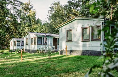 Luetow House | Ferienhäuser Insel Usedom Waldhaus 2 mit Whirlpool - Direkt am Achterwasser
