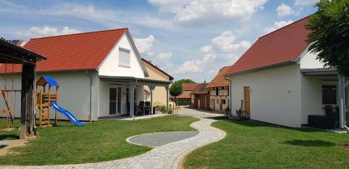 Weigenheim Apartment | Ferienhäuser May