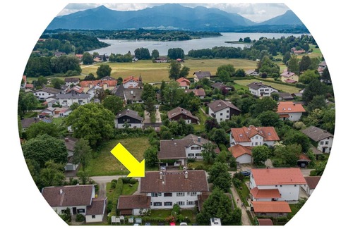 Breitbrunn a. Chiemsee House | Ferienhaus für 8 Personen, 190 qm, 4 Schlafräumen, 2 Bäder, Terrasse und Garten