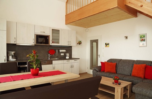 Weigenheim Apartment | Ferienhaus (75 m2) mit großzügiger Küche, offener Galerie und Terrasse