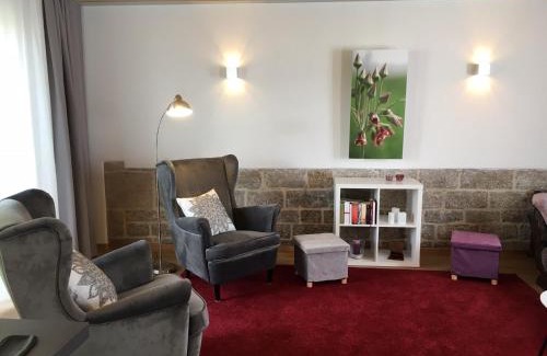 Ochsenfurt Apartment | Ferienhaus "Am Saarbach"