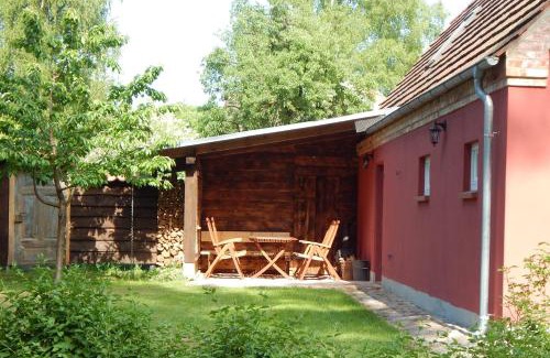 Alt Jabel House | Ferienhaus am Wald mit Klavier, Holzofen, Sauna