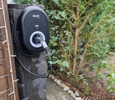 Sagard House | Ferienhaus an der Brunnenaue 4 Sterne, E-Ladestation am Haus, Wlan, Netflix, Garten