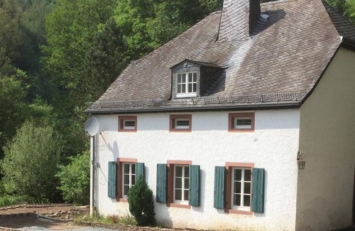 Schillingen House | Ferienhaus Burg Heider Mühle - Ferienhaus, Dusche und Bad, WC, 3 Schlafräume
