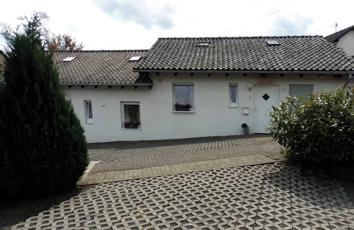 Winkel House | Ferienhaus Dorfsicht is a beautiful, spacious house, fully furnished
