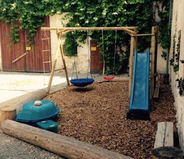 Aidenbach House | Ferienhaus Ederhof - Idyllischer Vierseithof, kinder- und hundefreundlich, Referenzen auf FeWo-direkt nachlesbar