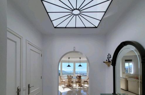 San Eugenio House | Ferienhaus El Musgo mit Meerblick und Pool